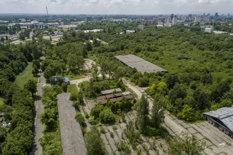 Ovako izgleda 'hrvatski Harvard'! Svečano ga otvorili Mesić i Sanader, trebao je biti meka za studente, a sada propada