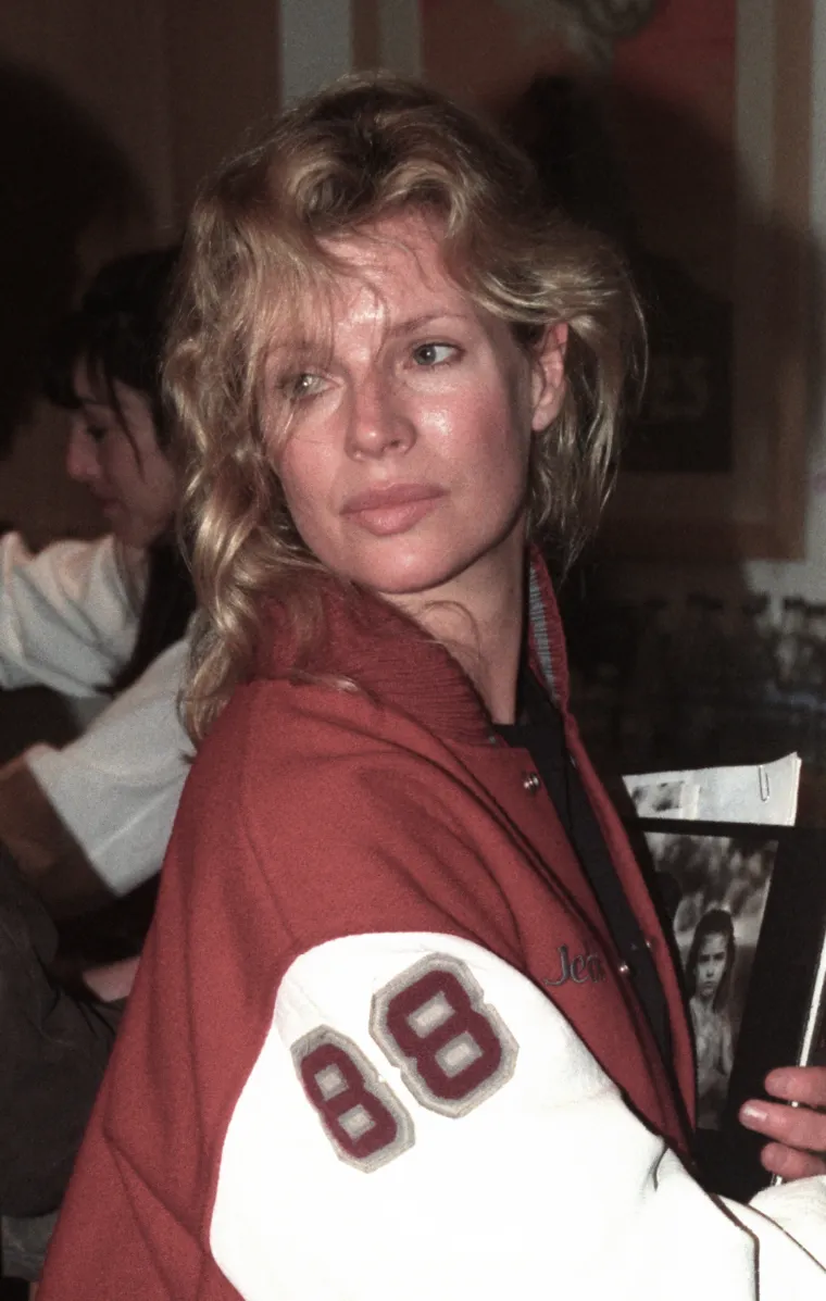 U magazinu Playboy 1983. godine objavila je nekoliko svojih fotografija i time frapirala javnost, a nedugo zatim uslijedila je i uloga Bondove djevojke u filmu &quot;Nikad ne reci nikad&quot; sa Seanom Conneryjem kao Jamesom Bondom. Glumila je s Burtom Raynoldsom i Robertom Redfordom, ali u erotsku zvijezdu promaknula ju je uloga u filmu &quot;Devet i pol tjedana&quot; s Mickeyjem Rourkeom. 