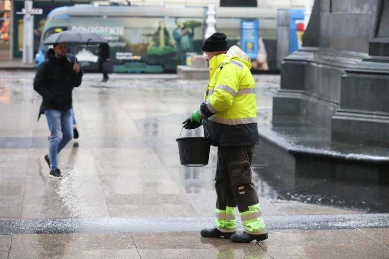 Dugo i&scaron;čekivani snijeg zabijelio je dijelove Hrvatske