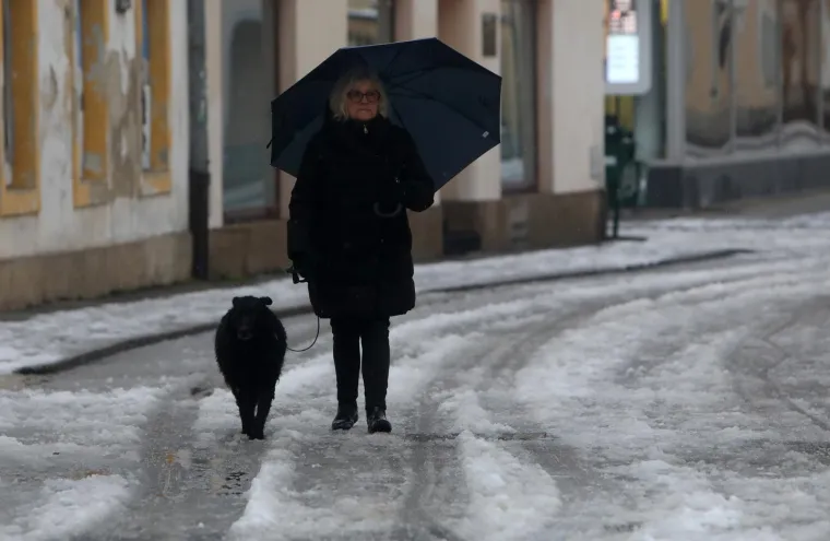 Dugo i&scaron;čekivani snijeg zabijelio je dijelove Hrvatske