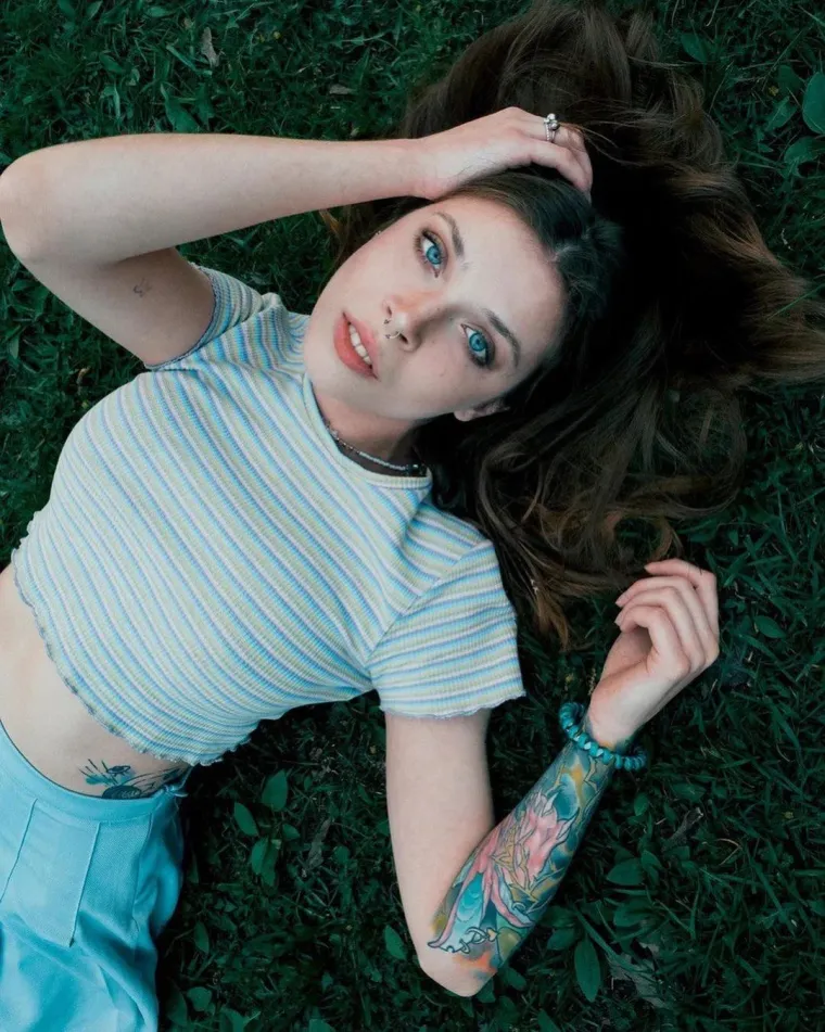 Napaljena Miha uputila otvorenu nemoralnu ponudu: 'Postani kralj i radi mi cijelu noć &scaron;to mi drugi čine u pornićima'