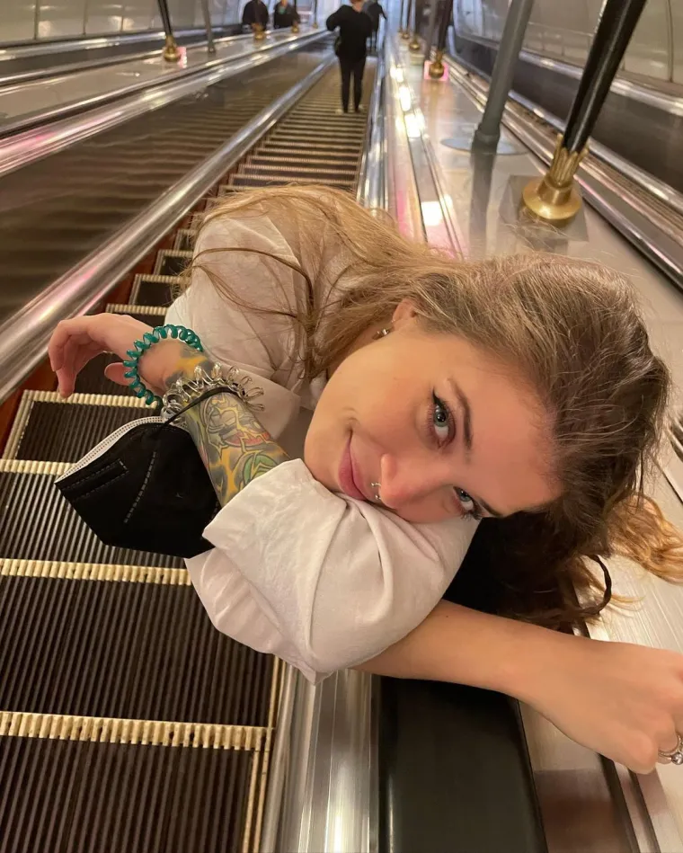 Napaljena Miha uputila otvorenu nemoralnu ponudu: 'Postani kralj i radi mi cijelu noć &scaron;to mi drugi čine u pornićima'