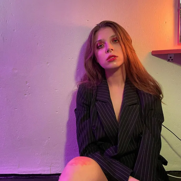 Napaljena Miha uputila otvorenu nemoralnu ponudu: 'Postani kralj i radi mi cijelu noć &scaron;to mi drugi čine u pornićima'