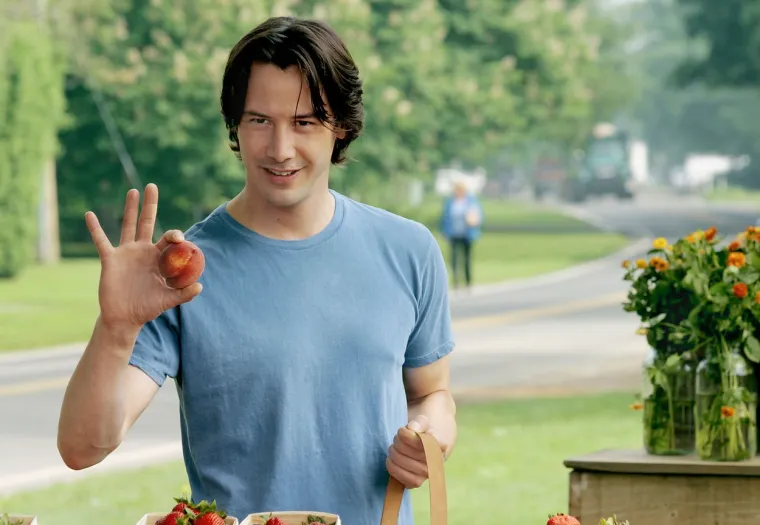 Čak i deset godina nakon prvih filmskih uspješnica, preferirao je živjeti u unajmljenim kućama i hotelima. Svoju prvu kuću na Hollywood Hillsu u Los Angelesu kupio je tek 2003. godine.