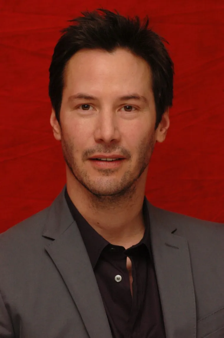 Reevesova kolegica, poznata glumica Sandra Bullock, za &quot;Esquire magazin&quot; je jednom prilikom ispričala kako je jednom u razgovoru s Keanuom, prije 25 godina, rekla da nikad nije probala tartufe ni šampanjac. Kroz nekoliko dana, Keanu Reeves se na motociklu pojavio ispred njene kuće, s cvijećem, šampanjcem i tartufima u ruci. &quot;Rekao je: &apos;Samo sam mislio da bi mogla probati šampanjac i tartufe, da vidiš kakvi su...&quot;, ispričala je Bullock.