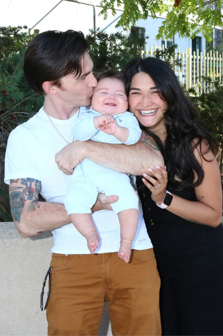 DRAKE BELL I JANET VON SCHMELING - Drake Bell i njegova supruga Janet von Schmeling u lipnju su dobili sina. Glumac je demantirao glasine da je i vjenčanje bilo tajno te je javno objavio da su u braku već skoro tri godine.