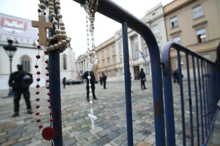 Prosvjednici protiv COVID potvrda u 'Bedemu ljubavi', vikali su: 'Bero&scaron;a na robiju' i 'Alemka vje&scaron;tice'