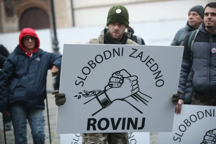 Prosvjednici protiv COVID potvrda u 'Bedemu ljubavi', vikali su: 'Bero&scaron;a na robiju' i 'Alemka vje&scaron;tice'