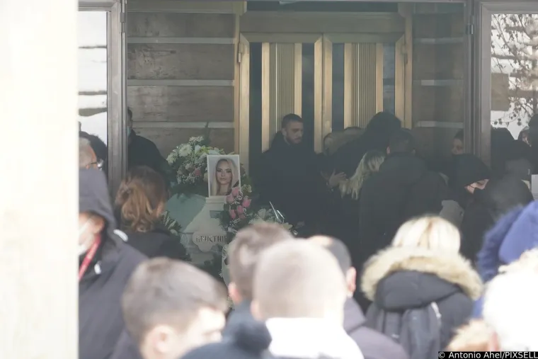 Beograd se jučer oprostio od Kike Đukić: Rijetko tko je zadržao suze na posljednjem ispraćaju popularne influencerice