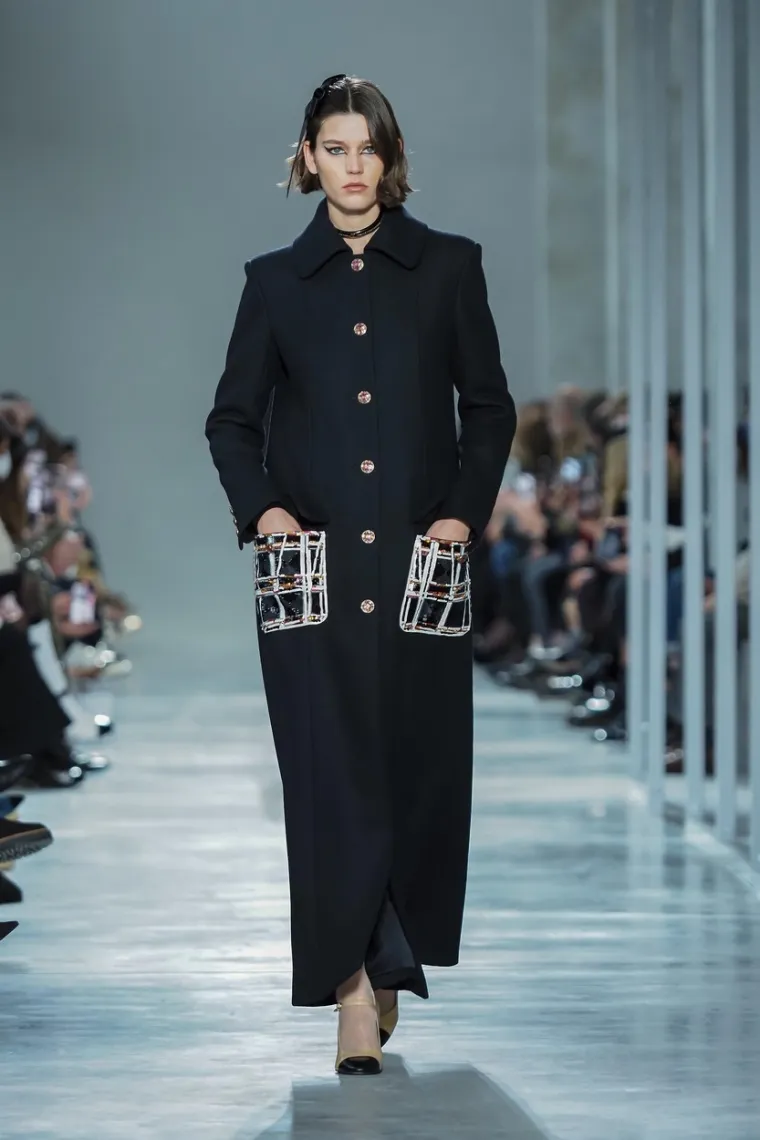 Chanel pomiče granice: Neke od kreacija toliko otkrivaju da su manekenkama provirivali strate&scaron;ki dijelovi