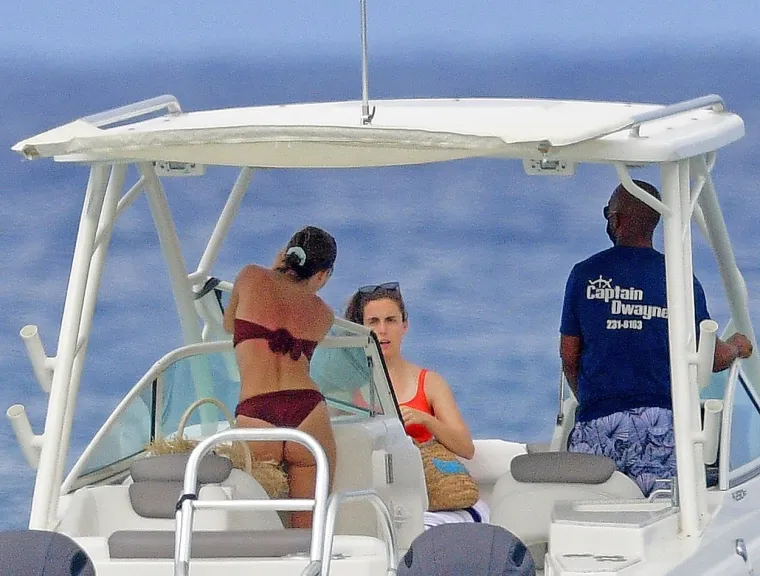 Hermione se skinula! Emmu Watson svijet još nije vidio u golišavom izdanju. Nasreću, za sve postoji prvi put