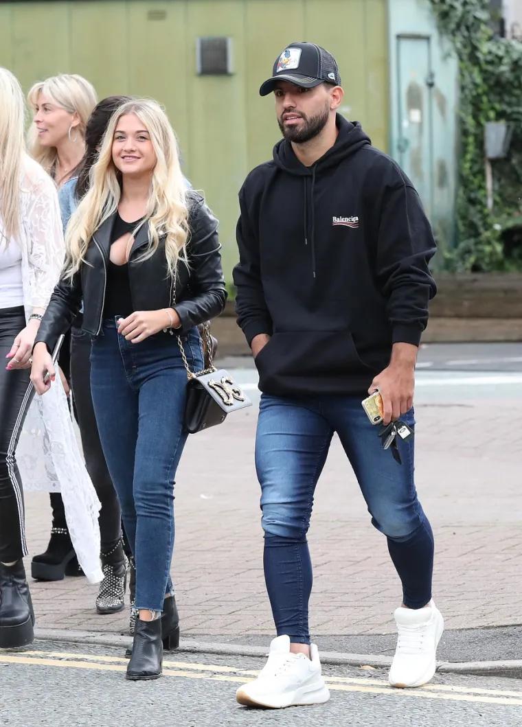 Ovako izgleda kad Aguero ide u penziju s 33 godine: Ferrari, Lambo, krstarenja i gola cura iz snova...