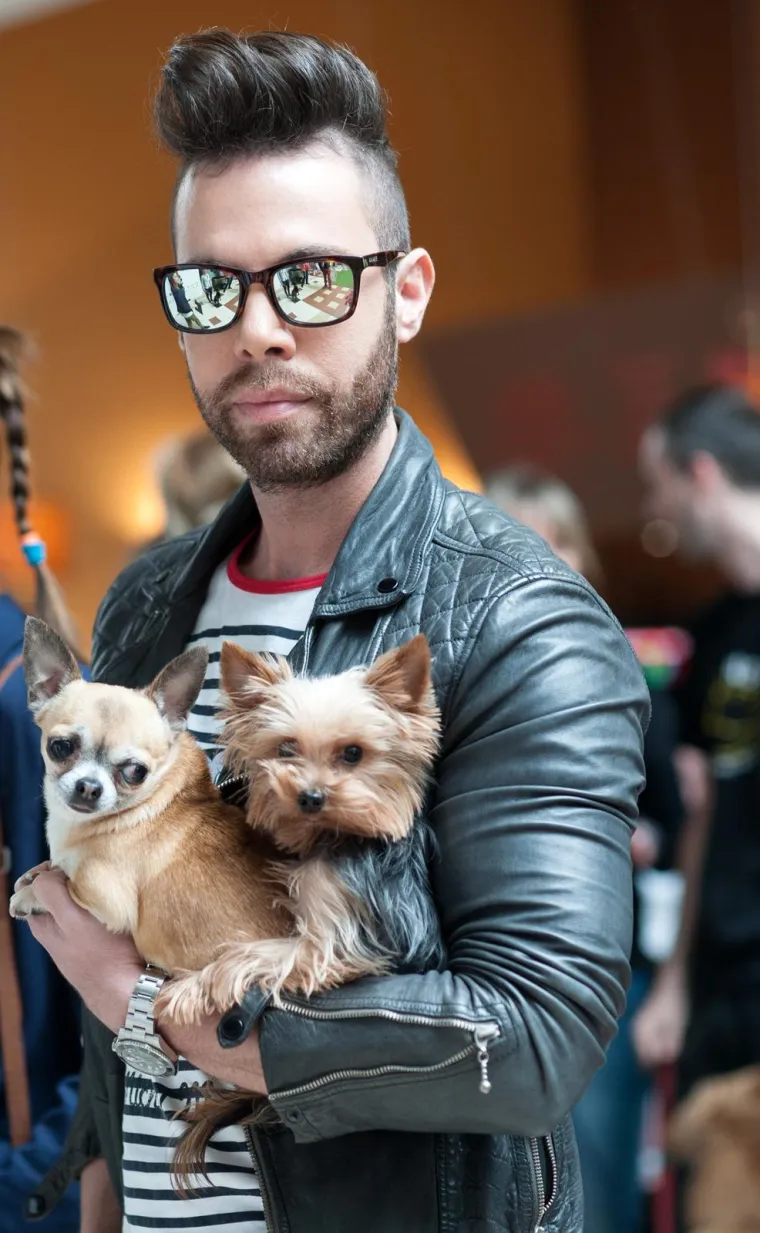 Najednom, taj mu je najdimak zasmetao i za Story je rekao: "Modnog Mačka vi&scaron;e nema. Igra je gotova i hvala svima koji su se igrali sa mnom. Ne zovite me vi&scaron;e Modni Mačak, ja sam odsad samo Marko Grubnić. Mačak je umro zajedno sa &scaron;ljokicama i perjem u mom ormaru, zajedno s dugom kosom, ekstenzijama, zajedno s torbama".
