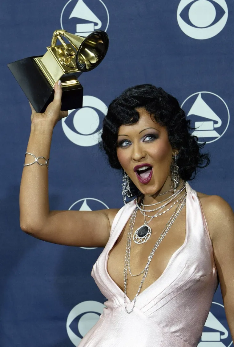 Bogu hvala, Christina Aguilera se nikad nije stidjela svojih oblina: Vraća se u velikom stilu, i to u kreacijama Juraja Zigmana