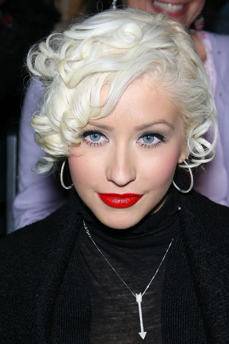 Bogu hvala, Christina Aguilera se nikad nije stidjela svojih oblina: Vraća se u velikom stilu, i to u kreacijama Juraja Zigmana