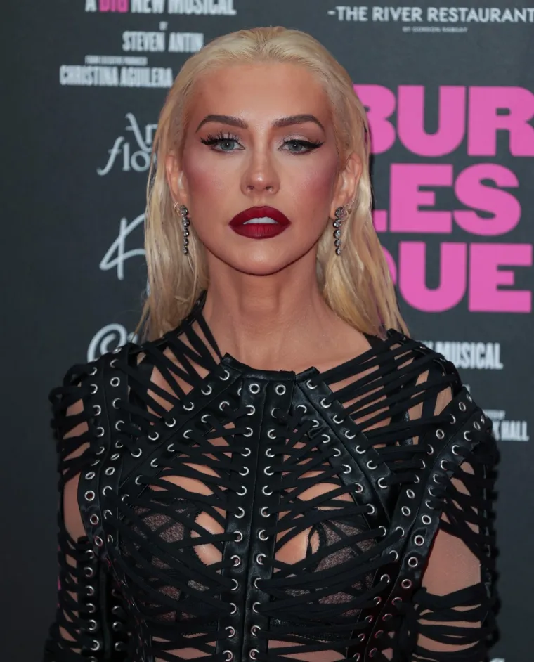 Od nevine pop - princeze do fatalne zavodnice: Christinu Aguileru danas je te&scaron;ko prepoznati