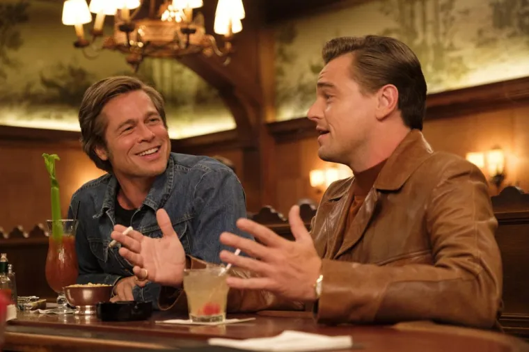 Brad Pitt i Leonardo DiCaprio u filmu &apos;Once Upon a Time in Hollywood&apos; iz 2019.