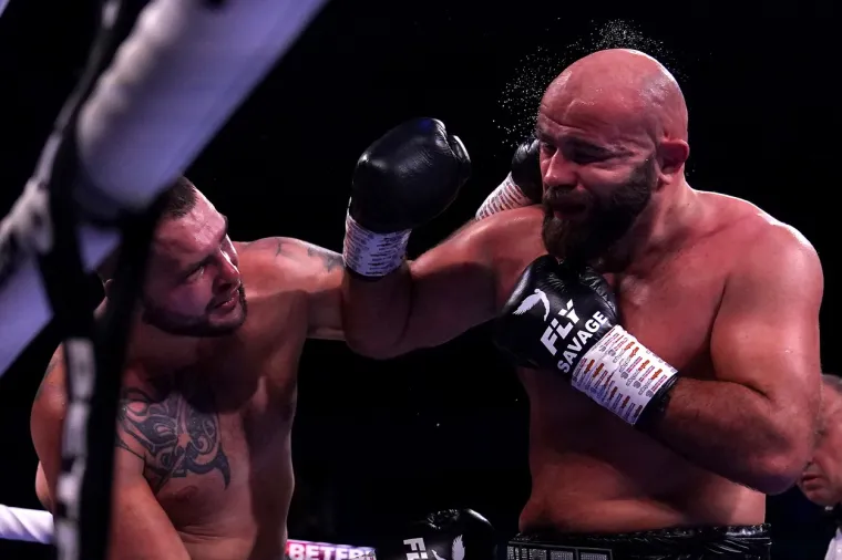 Makljaža u Manchesteru: Ovako je izgledala najteža Babićeva borba u karijeri; Bio je na rubu