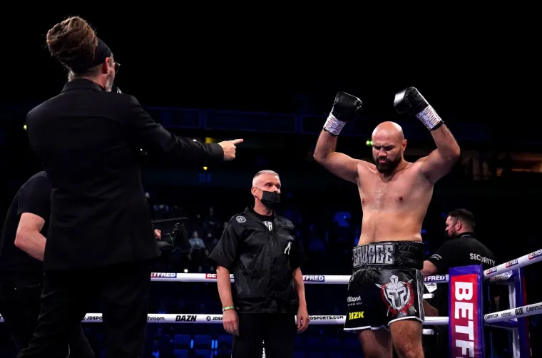 Makljaža u Manchesteru: Ovako je izgledala najteža Babićeva borba u karijeri; Bio je na rubu