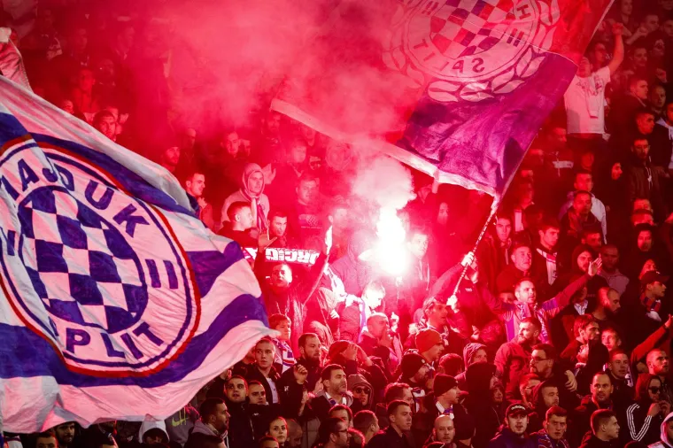 Fantomi pirotehnike učinili poljudski sjever epicentrom ludila