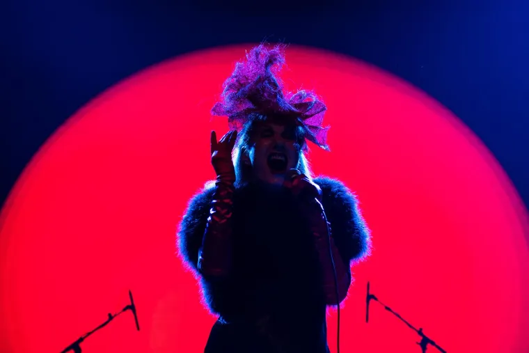 Kraljica stila, jedna i jedina Josipa Lisac, zadivila avangardnom kombinacijom