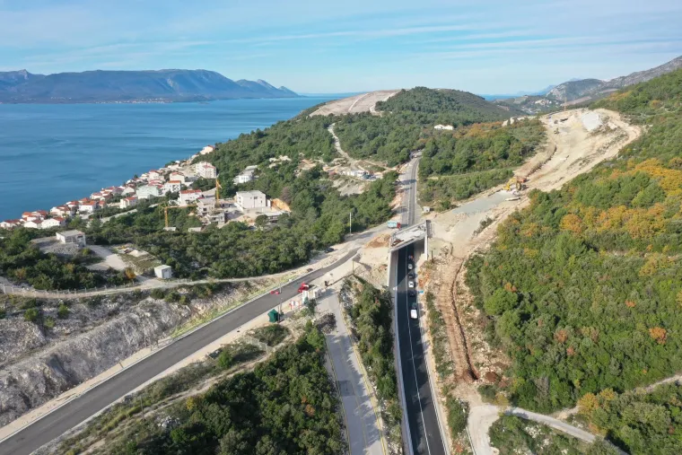 Hoće li okolne ceste biti gotove do ljeta? Pogledajte fantastične fotke Pelje&scaron;kog mosta iz zraka