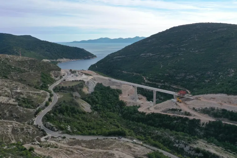 Hoće li okolne ceste biti gotove do ljeta? Pogledajte fantastične fotke Pelje&scaron;kog mosta iz zraka