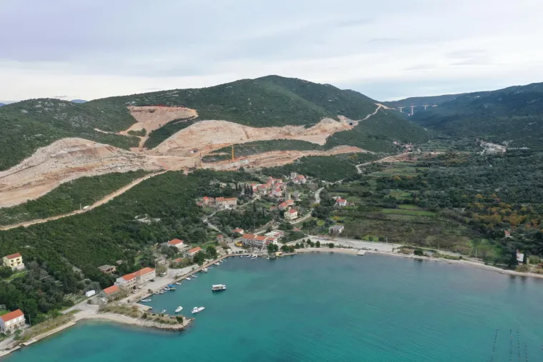 Hoće li okolne ceste biti gotove do ljeta? Pogledajte fantastične fotke Pelje&scaron;kog mosta iz zraka