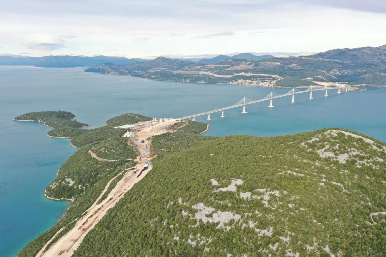 Hoće li okolne ceste biti gotove do ljeta? Pogledajte fantastične fotke Pelje&scaron;kog mosta iz zraka