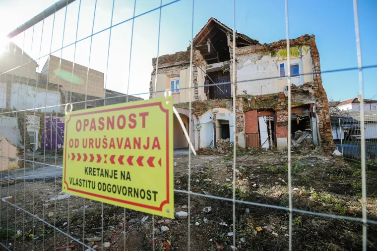 Bliži se godi&scaron;njica razornog potresa, a ovako danas izgleda Petrinja... Da srce pukne od tuge