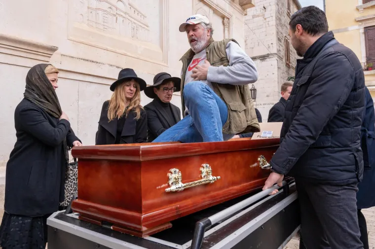 Ričard u Zadru organizirao svoj (politički) sprovod i uskrsnuo pred Gradskim vijećem! A i to je tek pola cirkusa jutros