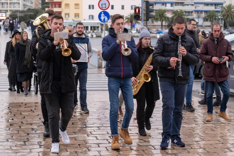 Ričard u Zadru organizirao svoj (politički) sprovod i uskrsnuo pred Gradskim vijećem! A i to je tek pola cirkusa jutros