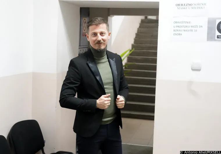 Najatraktivnije Srpkinje skupile se na snimanju novogodišnjeg programa, a umalo ih je sve zasjenila Lepa Brena