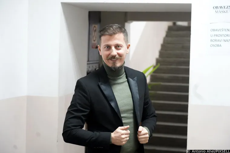 Najatraktivnije Srpkinje skupile se na snimanju novogodišnjeg programa, a umalo ih je sve zasjenila Lepa Brena