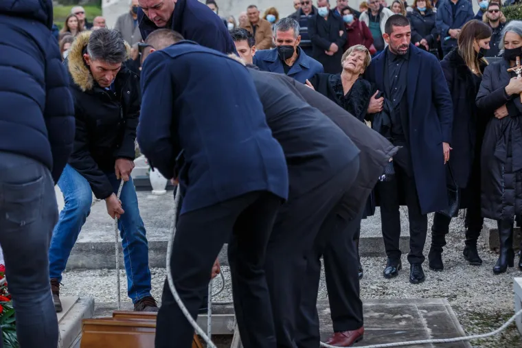 Dino Rađa, Stojko Vranković i ostali ispratili velikog Gorana Sobina na konačni počinak