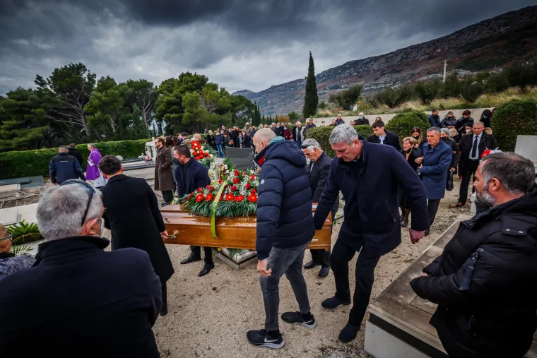Dino Rađa, Stojko Vranković i ostali ispratili velikog Gorana Sobina na konačni počinak