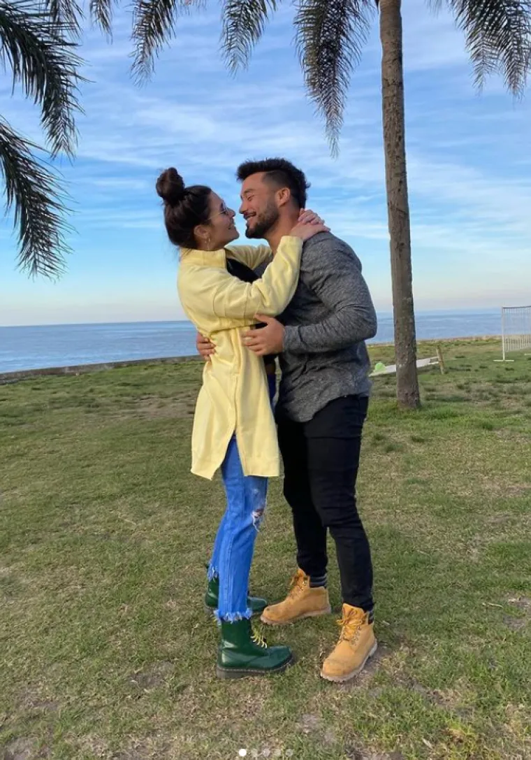 Zajedno su tek godinu dana, uselili su se zajedno, a objavili su i zaruke.