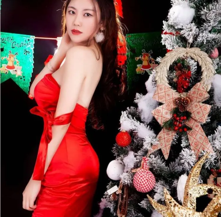 Možda su ove godine bile jako zločeste, ali i dalje strpljivo čekaju pod borom