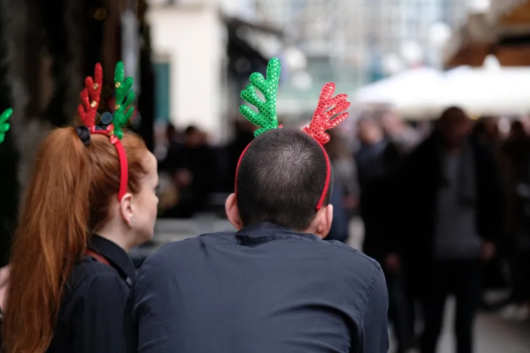 Živahan Badnjak u centru Zagreba: Prijepodne su mnogi iskoristili za &scaron;picu, među njima i brojna poznata lica