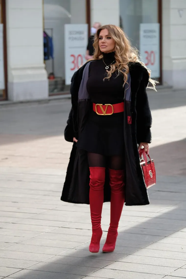 Živahan Badnjak u centru Zagreba: Prijepodne su mnogi iskoristili za &scaron;picu, među njima i brojna poznata lica