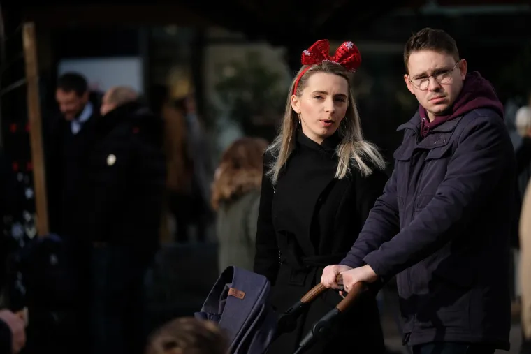 Živahan Badnjak u centru Zagreba: Prijepodne su mnogi iskoristili za &scaron;picu, među njima i brojna poznata lica