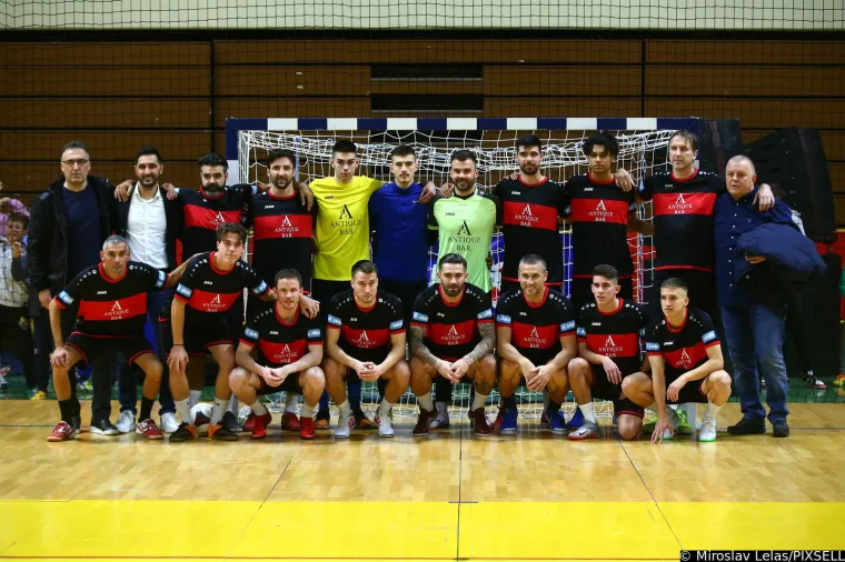 Šimić izbacio Livaju, na turniru Četiri kafića zaigrale brojne legende, pogledajte tko se sve pojavio na Gripama