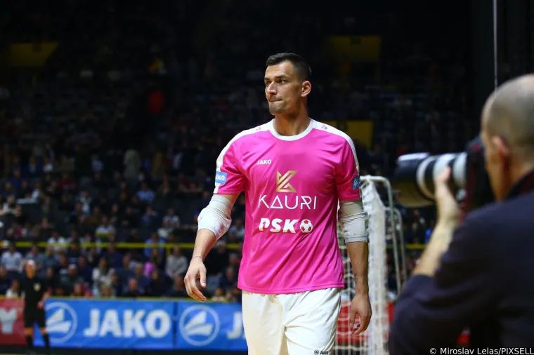 Šimić izbacio Livaju, na turniru Četiri kafića zaigrale brojne legende, pogledajte tko se sve pojavio na Gripama
