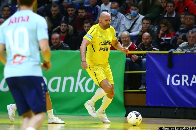 Šimić izbacio Livaju, na turniru Četiri kafića zaigrale brojne legende, pogledajte tko se sve pojavio na Gripama