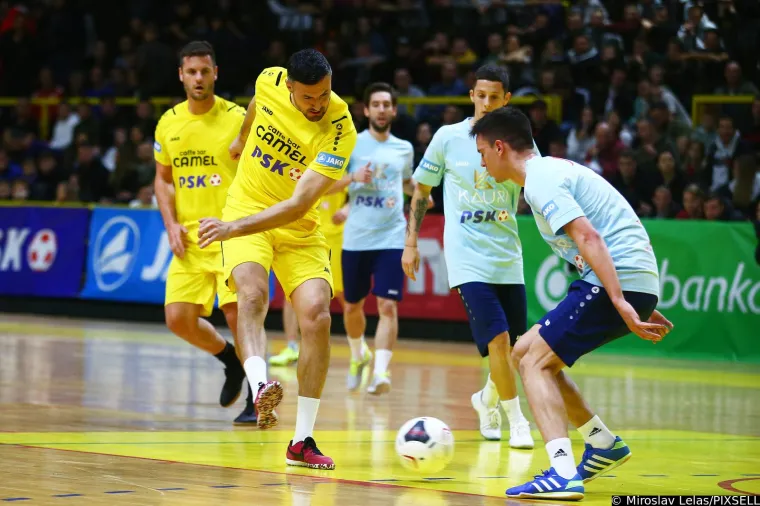 &Scaron;imić izbacio Livaju, na turniru Četiri kafića zaigrale brojne legende, pogledajte tko se sve pojavio na Gripama