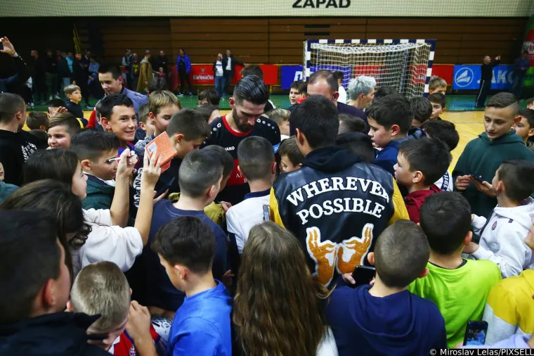 &Scaron;imić izbacio Livaju, na turniru Četiri kafića zaigrale brojne legende, pogledajte tko se sve pojavio na Gripama