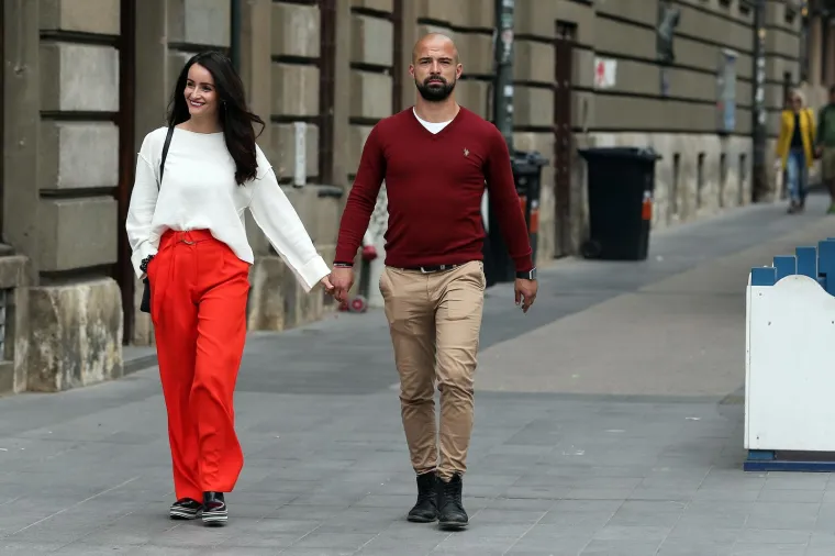 10. Luka Budak i Ingrid Divković
"Brak na prvu" spojio je ovaj par koji je nakon zavr&scaron;etka emisije javno priznao da je u vezi. Međutim, nedugo nakon toga Luka i Ingrid su odlučili prekinuti, nakon čega je Ingrid otkrila da se ponovno zaljubila. Na Instagramu je objavila fotografiju s mu&scaron;karcem za koga kaže da je "onaj pravi".