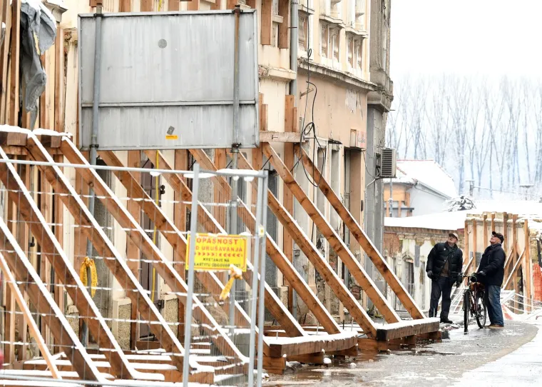 Potresne slike: Pogledajte kako Petrinja izgleda godinu dana kasnije