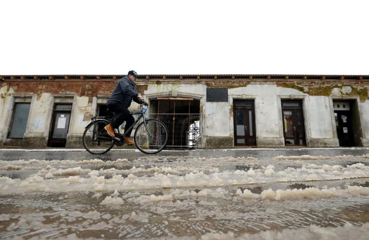 Potresne slike: Pogledajte kako Petrinja izgleda godinu dana kasnije
