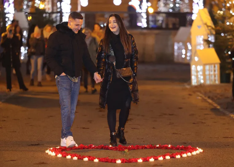 Prevalio je 800 kilometara kako bi ljubav svog života zaprosio na Adventu u Zagrebu: 'Bolji ugođaj nisam mogao ni zamisliti'